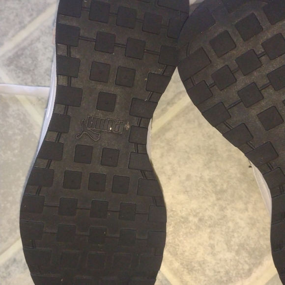 Puma White and Black Sneakers - Picture 11 of 15